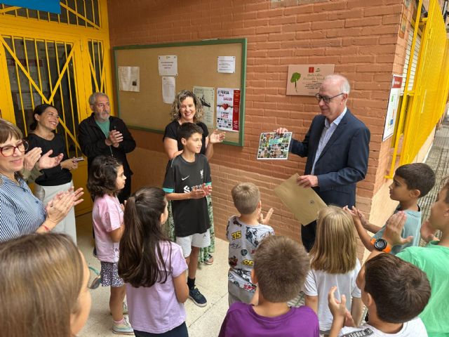 El Ayuntamiento reconoce la labor del CEIP Ciudad de la Paz por su implicación en desarrollar programas educativos sostenibles - 1, Foto 1