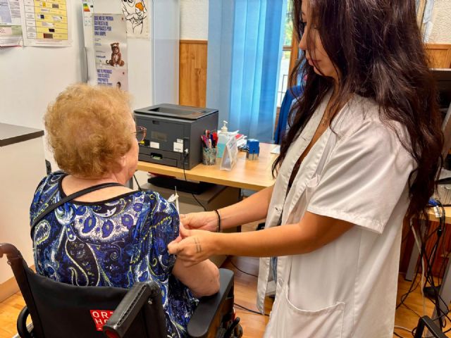 El Ayuntamiento de Murcia comienza la campaña de vacunación contra la gripe y Covid - 4, Foto 4