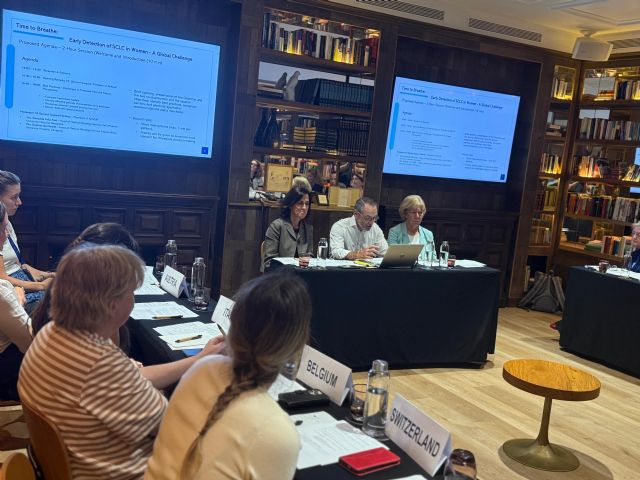 Reunión internacional el cáncer de pulmón de célula pequeña en mujeres - 2, Foto 2