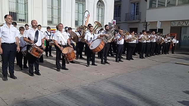 La Plaza Isaac Peral acoge la celebración del 12 de octubre con la izada de la bandera y un tributo a los caídos - 2, Foto 2
