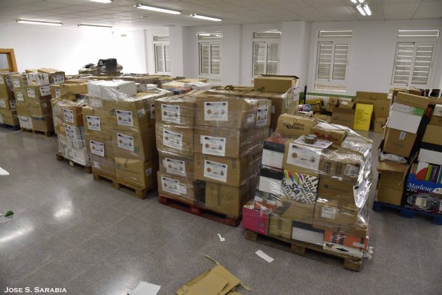 La Diócesis del Callao de Perú recibe 25.000 kilos de material escolar enviados desde la Diócesis de Cartagena - 1, Foto 1