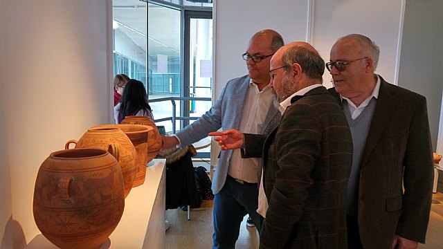 La Sala de Exposiciones de la Universidad Autónoma de Madrid acoge la exposición La Familia Bellón 300 años de tradición Alfarera en Totana (Murcia), Foto 1