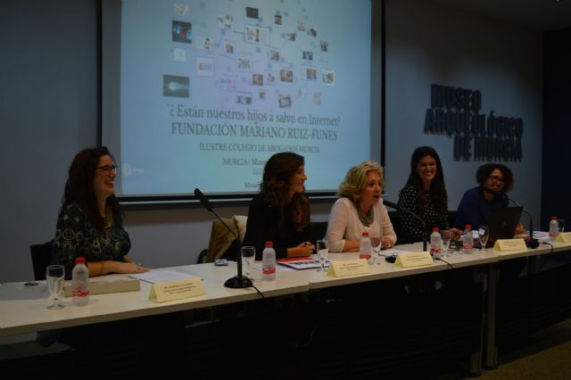 Expertos en derecho analizan los riesgos a que se exponen los menores en las redes sociales - 2, Foto 2