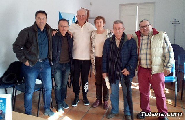Se realiza una mesa redonda con motivo de la presentación de dos libros, Foto 2