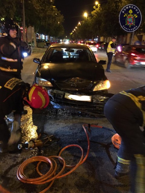 Una persona resulta con heridas leves en un accidente de tráfico en Ramón y Cajal - 2, Foto 2