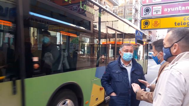 La caducidad de las concesiones de autobús permite desde hace un año al ayuntamiento ampliar el transporte urbano estableciendo nuevas líneas en pedanías - 1, Foto 1