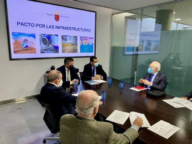 El Gobierno regional continúa con el grupo de opinión Los Espectadores la ronda de contactos sobre el Pacto por las Infraestructuras - 2, Foto 2