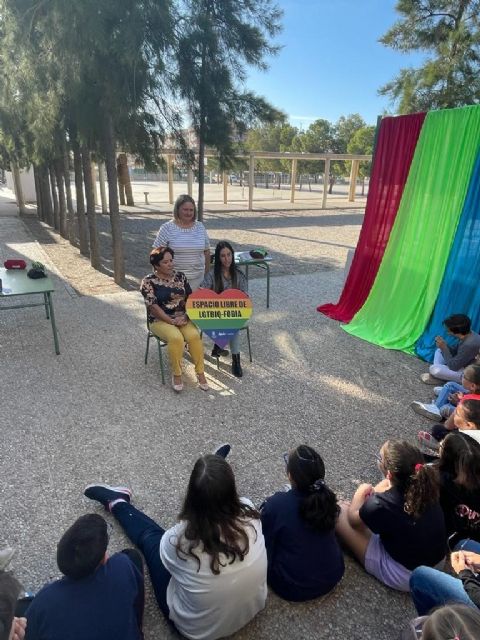 El colegio Las Lomas se convierte en espacio libre de LGTBIQ-fobia - 2, Foto 2