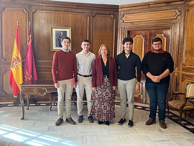 La presidenta de la Asamblea conoce a la Federación estudiantil ‘UNES Región de Murcia’ - 1, Foto 1