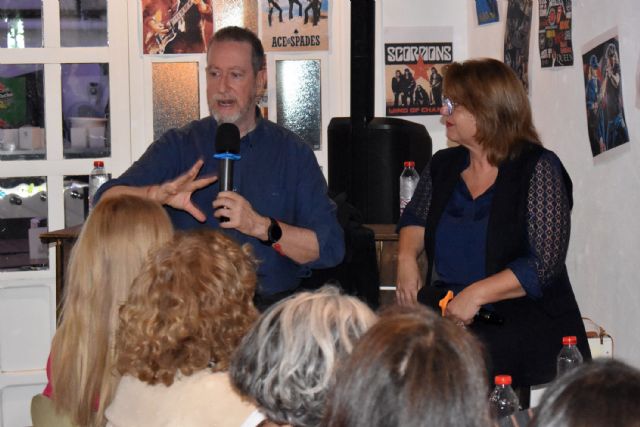 El murciano Jerónimo Tristante acerca su obra 1973 al ciclo Un ratico entre letras - 2, Foto 2