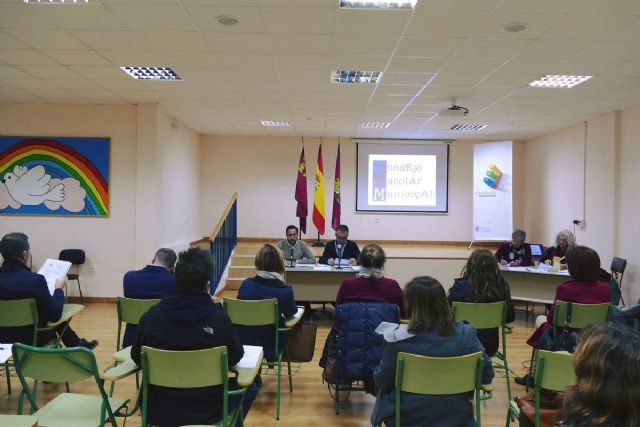 El concejal de Educacion presenta al Consejo Escolar las obras que se haran en los colegios durante Navidad - 1, Foto 1