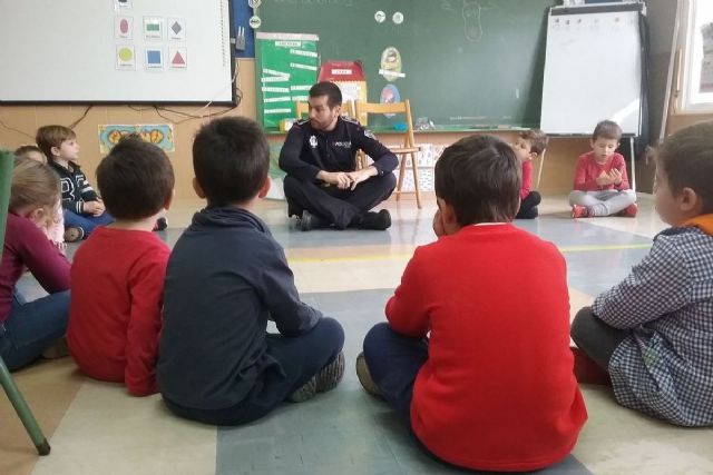 La Policia Local muestra su labor en la escuela infantil de La Aparecida - 1, Foto 1