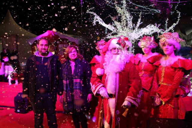 Papa Noel llega a San Pedro del Pinatar para recibir las cartas de los más pequeños en el Poblado de Navidad - 1, Foto 1