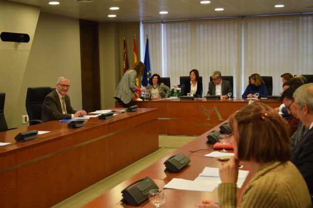 Antonio Calderón: Seguiremos cumpliendo con la obligación legal y moral de atender a los menores no acompañados que llegan a la Región - 1, Foto 1