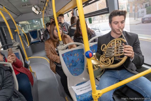 Beethoven suena en directo en el autobús urbano de la línea 18 - 1, Foto 1