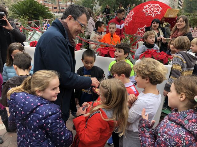 Más de 200 escolares del Narcisco Yepes, San Pablo, Santiago el Mayor y Enrique Laborda (Los Dolores) visitan el Gran Árbol - 1, Foto 1