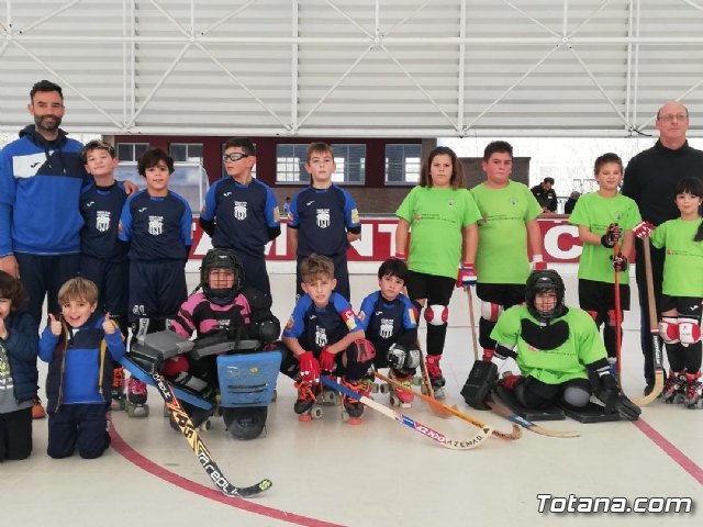 El equipo Benjamín del Club Hockey Patines de Totana, en la Liga de la Federación Valenciana, Foto 1