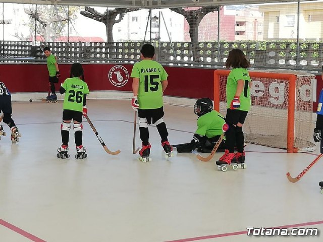 El equipo Benjamín del Club Hockey Patines de Totana, en la Liga de la Federación Valenciana, Foto 2