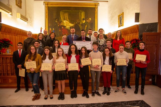 El ferrolano David Rey y la caravaqueña Rafaela Sánchez, galardonados junto a nueve estudiantes en los Premios 'Albacara' - 1, Foto 1