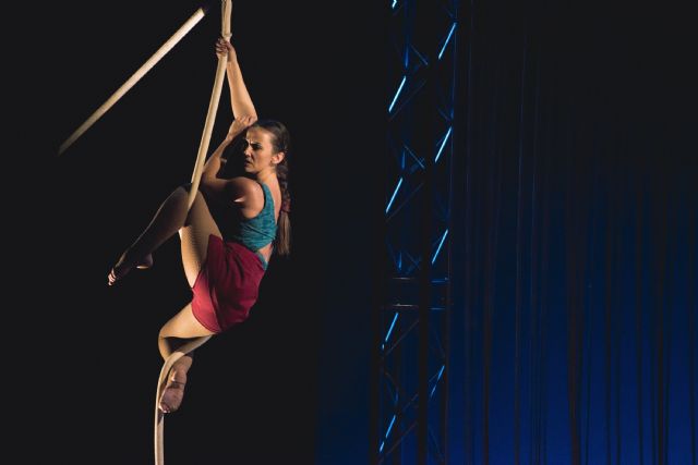 El espectáculo de circo ´Y ahora qué?´ llega el sábado al TCM para retratar el ritmo frenético de vida actual, el miedo a envejecer y al qué dirán - 2, Foto 2