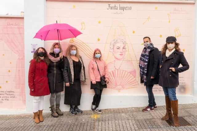 Huellas de Mujer incorpora nuevos murales de mujeres en la calle Sor Francisca Armendáriz - 1, Foto 1