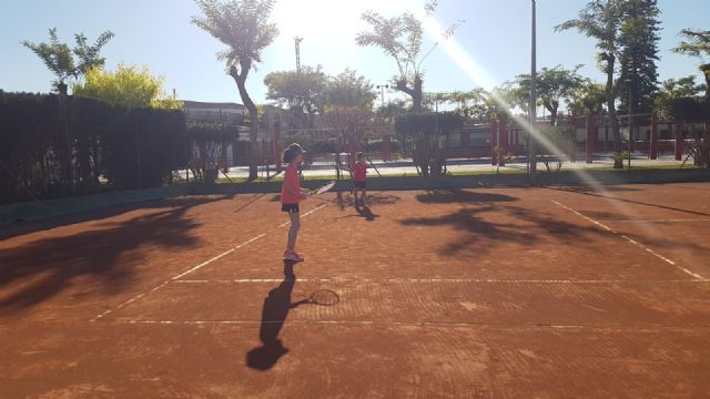 Victoria en las dos primeras jornadas de liga regional interescuelas por el equipo del Club de Tenis Totana, Foto 4
