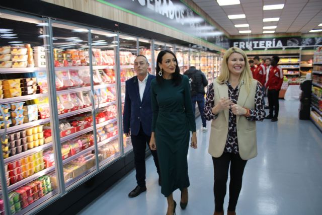La consejera Valle Miguélez asiste a la inauguración de un supermercado de la cadena Lesco en Murcia - 1, Foto 1
