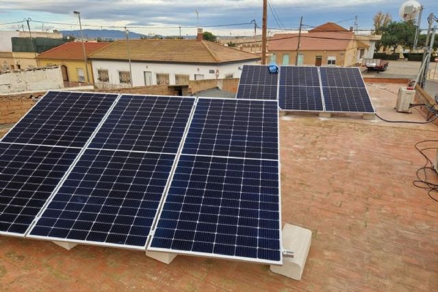 Comienza la instalación de placas fotovoltaicas en locales sociales - 1, Foto 1