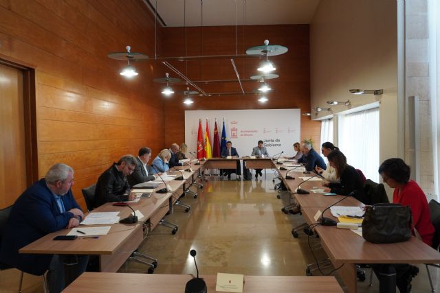Aprobada la subida salarial del 1,5 por ciento a los empleados públicos del Ayuntamiento de Murcia - 1, Foto 1