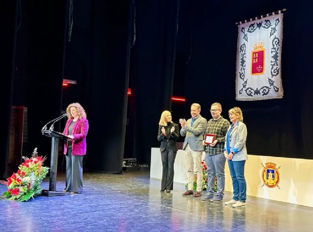 Más de un centenar de estudiantes lorquinos reciben una distinción por su excelencia en el estudio - 2, Foto 2