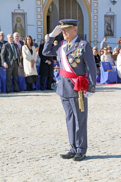 España. Sevilla. La ceremonia del día de la Patrona en Sevilla, culminó con un desfile terrestre y motorizado de las fuerzas participantes de Aviación - 5, Foto 5