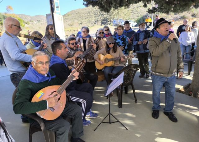 Presentado el libro sobre ´El Obrero´, histórico pionero del Canto de Pascua, en la Fiesta de la Navidad de El Cañar - 4, Foto 4