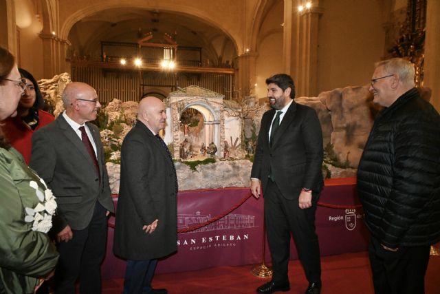López Miras inaugura el belén que lleva la Navidad al Palacio de San Esteban - 3, Foto 3