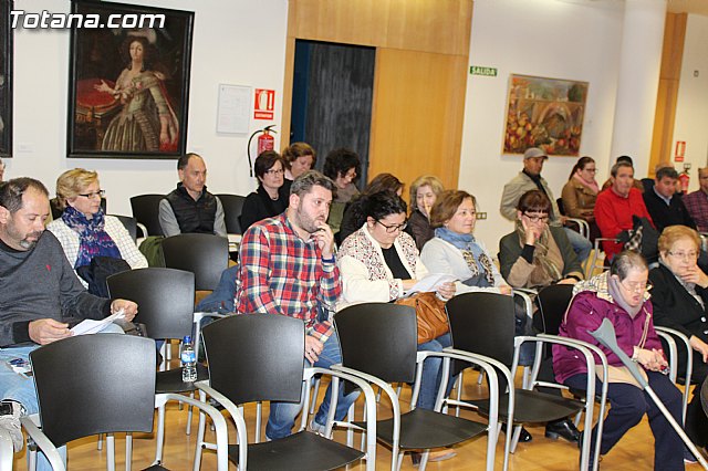 El Ayuntamiento va a estudiar las alegaciones de los vecinos sobre el proyecto de remodelacin de la seguridad y el trfico en la avda. Santa Eulalia - 4