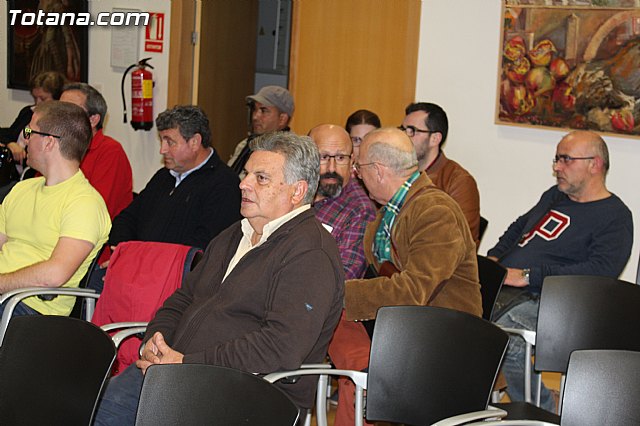 El Ayuntamiento va a estudiar las alegaciones de los vecinos sobre el proyecto de remodelacin de la seguridad y el trfico en la avda. Santa Eulalia - 11