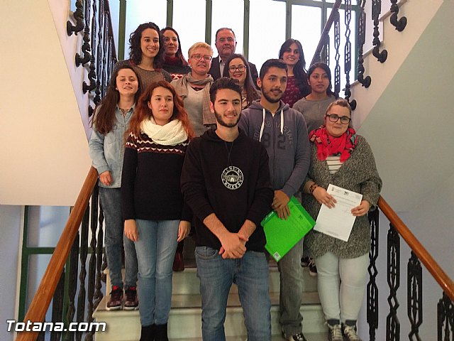 13 voluntarios participarn en el programa de refuerzo educativo - 11