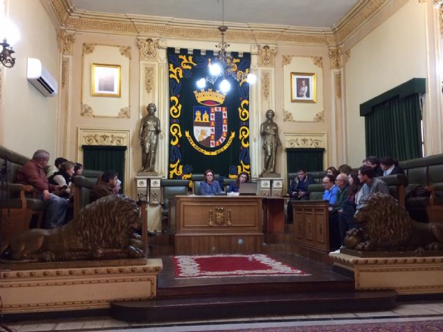 El pleno toma conocimiento de la renuncia de la concejala Cande Fernández - 1, Foto 1