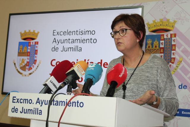 La alcaldesa solicita al Gobierno Regional que se comprometa con hechos en el asunto de la carretera del Carche - 1, Foto 1