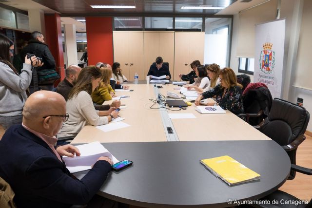 La Comision de Hacienda aplaza el dictamen de la resolucion del recurso sobre la ampliacion del contrato del agua - 1, Foto 1