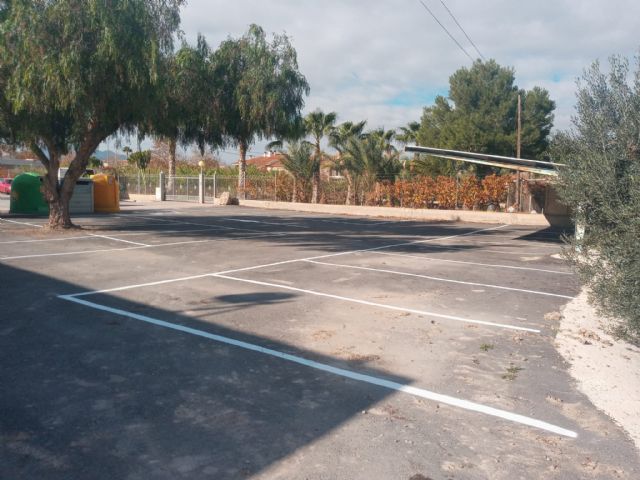 El Ayuntamiento de Lorca renueva la señalización horizontal en las inmediaciones del consultorio médico de Tercia para mejorar la seguridad vial de los vecinos - 1, Foto 1