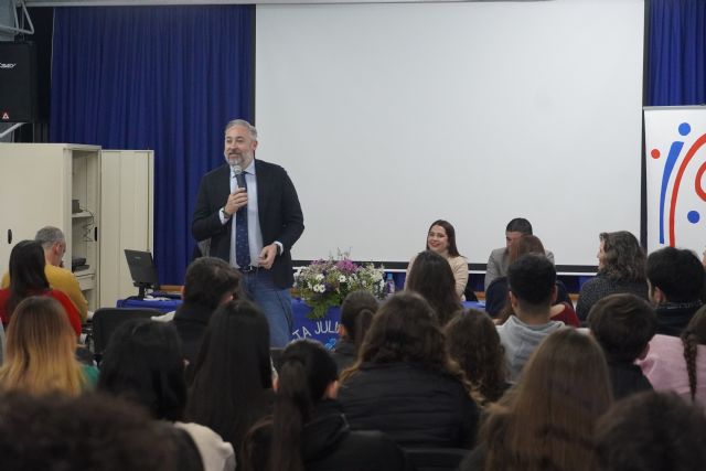 El IES Poeta Julián Andúgar impulsa el futuro de sus alumnos con las Jornadas 'InFórmate' - 2, Foto 2