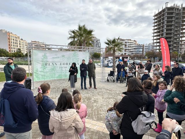 El Plan Foresta y la Junta Municipal de Churra organizan una gran plantación vecinal en la pedanía para crear un nuevo bosque urbano y mitigar las emisiones de CO2 - 3, Foto 3