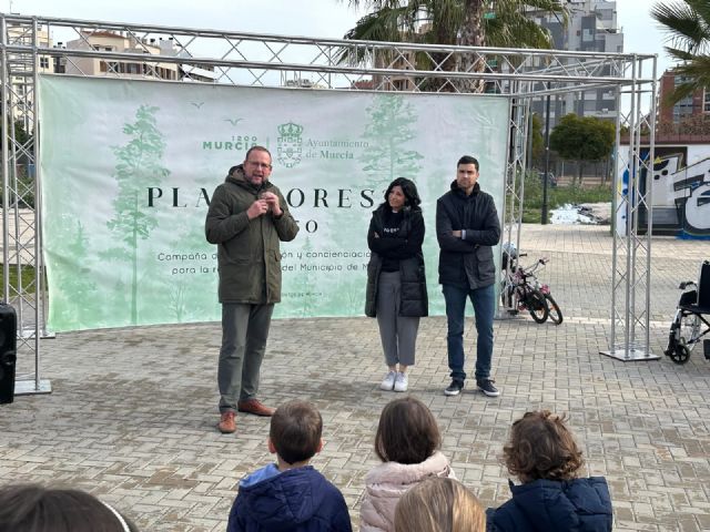 El Plan Foresta y la Junta Municipal de Churra organizan una gran plantación vecinal en la pedanía para crear un nuevo bosque urbano y mitigar las emisiones de CO2 - 4, Foto 4