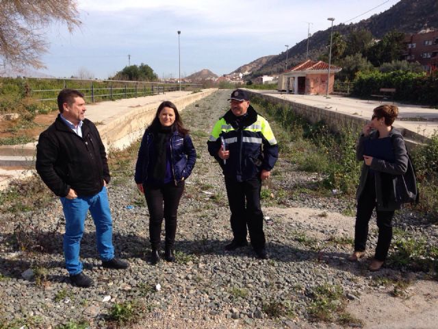 El Ayuntamiento volverá a solicitar la recuperación del espacio que ocupan las antiguas vías del tren en Torreagüera para crear una vía verde - 1, Foto 1