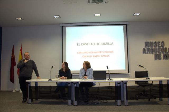 El Museo Arqueológico de Murcia expone cinco piezas del Castillo de Jumilla durante este mes - 1, Foto 1