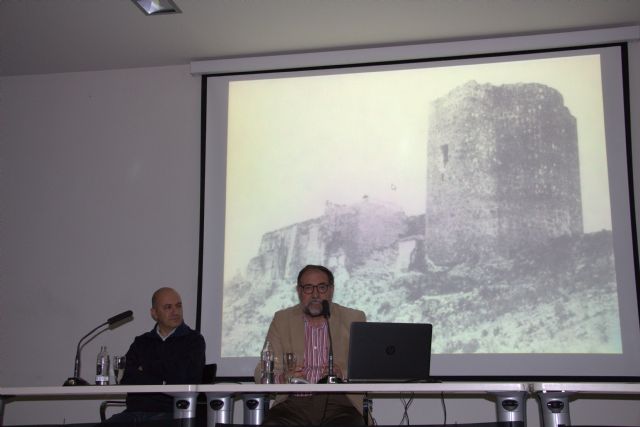 El Museo Arqueológico de Murcia expone cinco piezas del Castillo de Jumilla durante este mes - 2, Foto 2