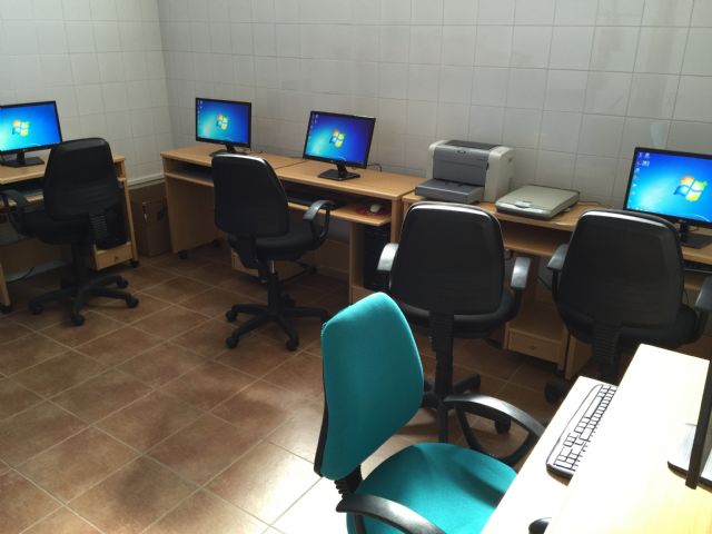 El centro social de El Cañarico cuenta con equipos informticos de ltima generacin, Foto 4