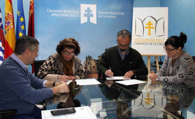 Ayuntamiento y Cofradía suscriben el convenio de colaboración aprobado previamente en el Pleno - 1, Foto 1