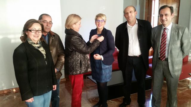 Noelia Arroyo se reúne con los miembros de la Cofradía del Santísimo Cristo de la Salud de Murcia - 1, Foto 1