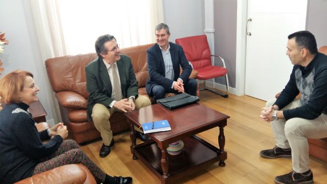 Los autobuses de línea regular Archena-Murcia se adaptarán en breve plazo a las personas con discapacidad - 1, Foto 1